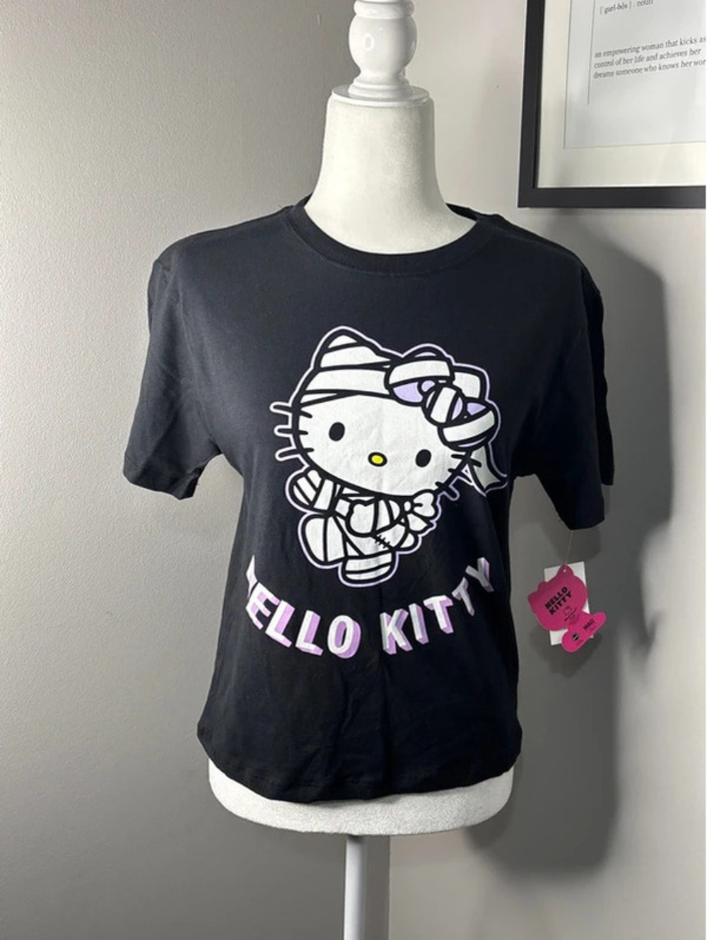 Hello Kitty Mummy Halloween Graphic T-Shirt Black Size Small NWT